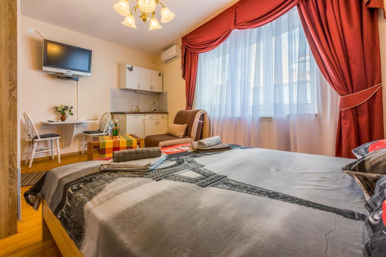 Apartments And Room Art Crikvenica Kültér fotó